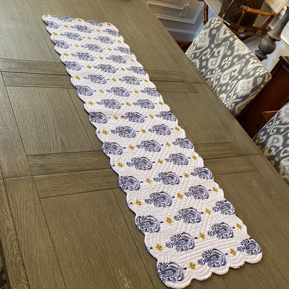 Blue paisley table runner, reversible - Picture 3 of 5